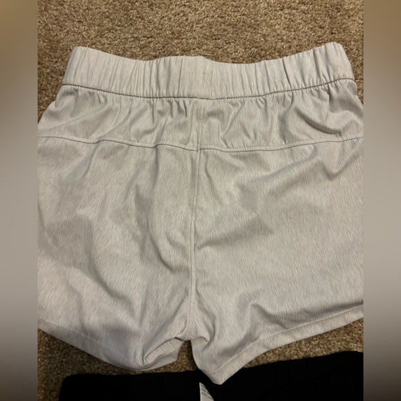 4 pairs XS shorts - Picture 3 of 7